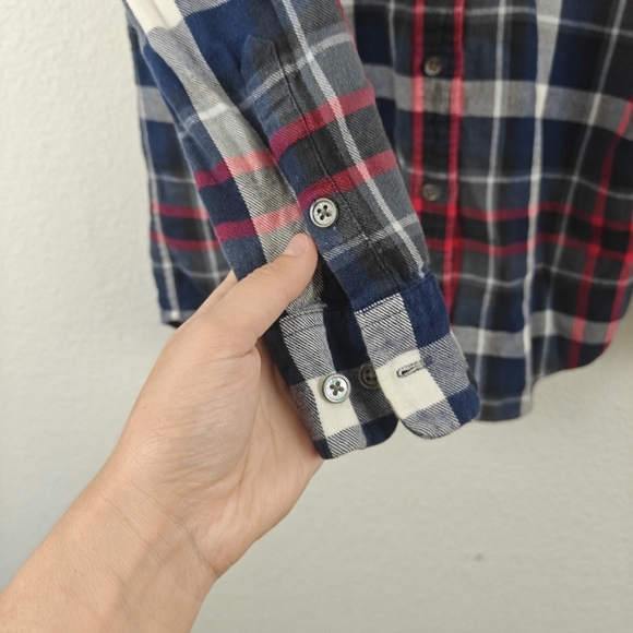 Equipment Femme Signature Plaid Button Up Shirt in Peacoat Multi Size Small - Picture 8 of 14